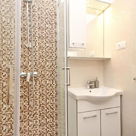 In Mit Eigenem Balkon Apartment Baska (Krk)
