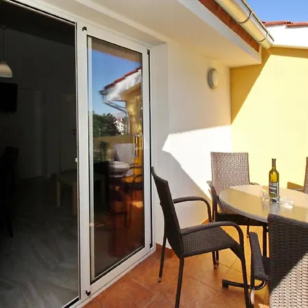 Apartment Ferienwohnung In Mit Eigenem Balkon - B59609 *